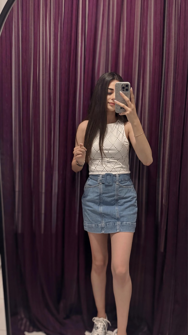 Ön Kısmı Dikişli Kemeri Tokalı Denim Etek