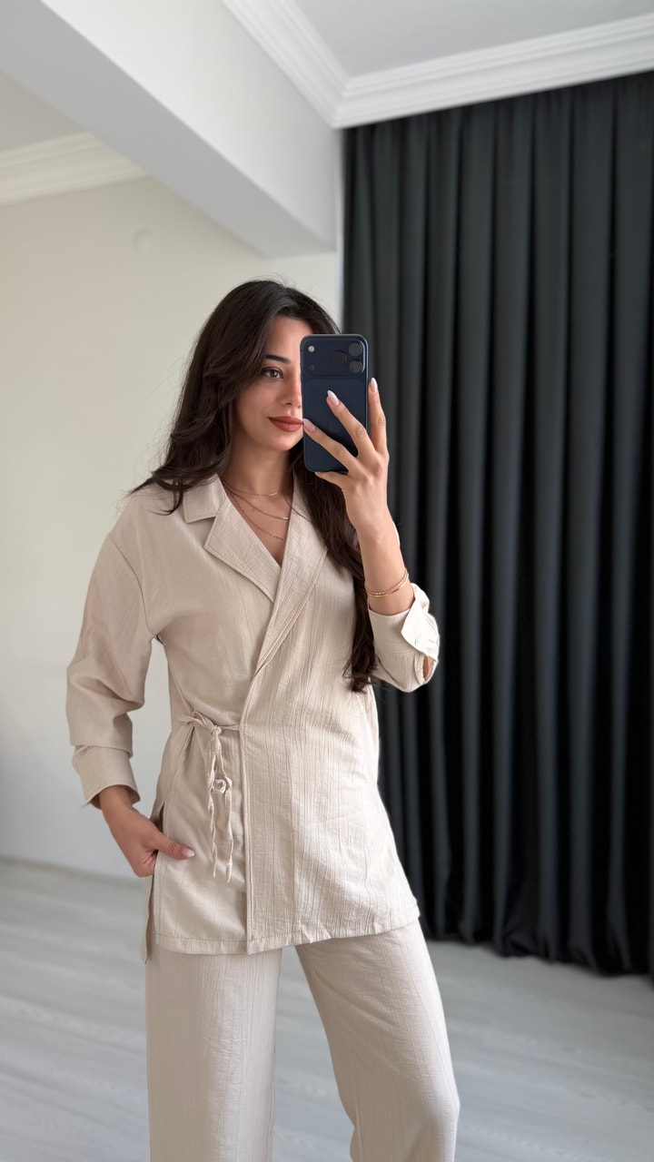 Polina Kruvaze Yaka İp Bağlamalı Ceket Ve Pantalon Takım Bej