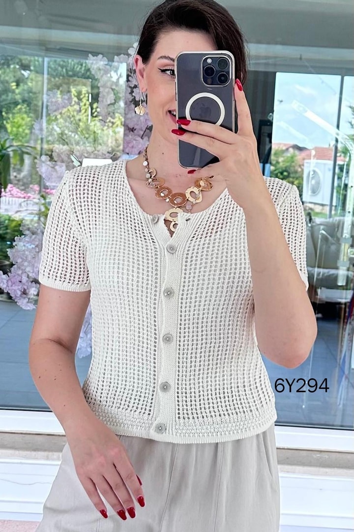 Ajurlu Kısa Kol Düğmeli Hırka