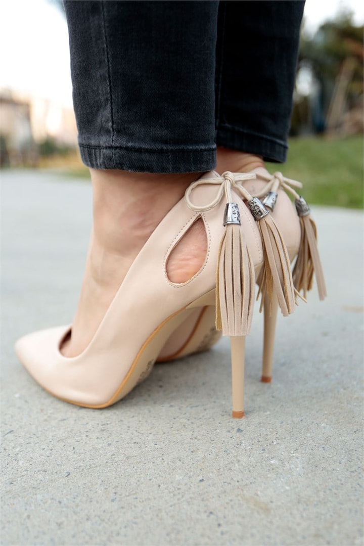 Arkası Püsküllü Stiletto