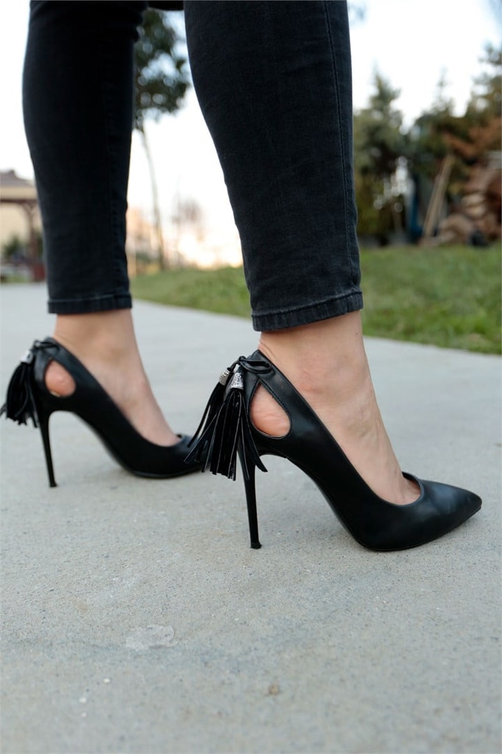 Arkası Püsküllü Stiletto