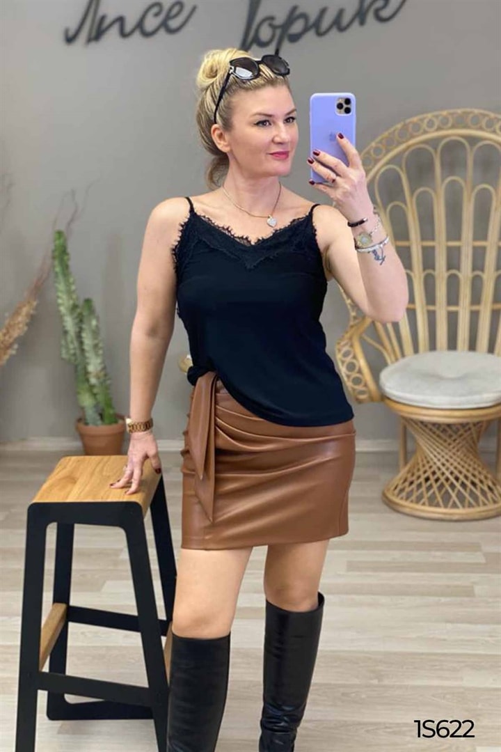 Askısı Ayarlanabilir Dantelli Bluz
