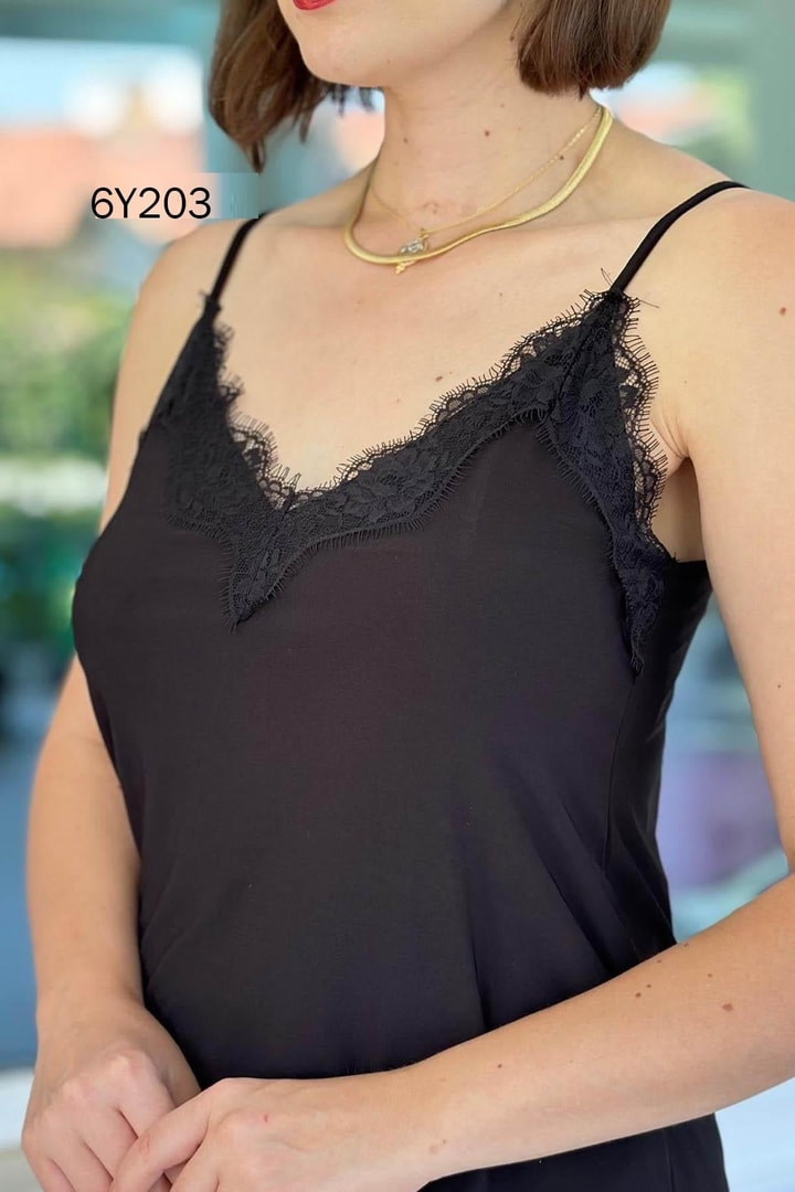 Askısı Ayarlanabilir Dantelli Sandy Bluz