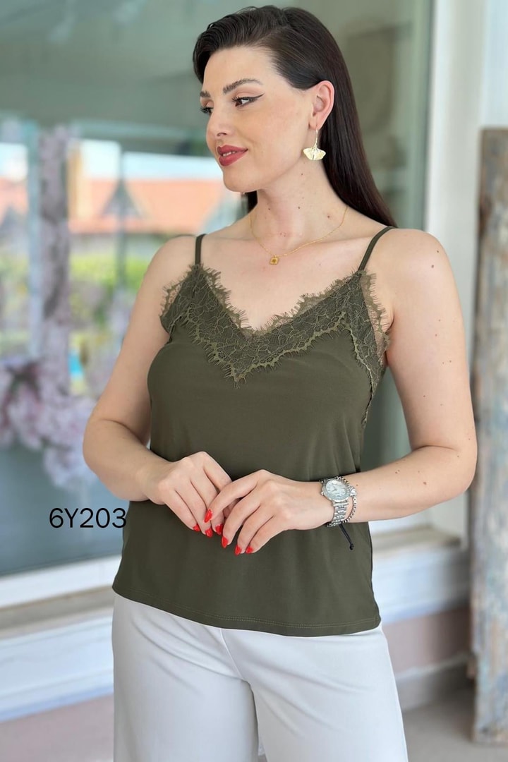 Askısı Ayarlanabilir Dantelli Sandy Bluz