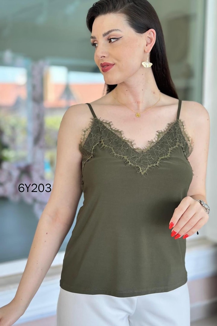 Askısı Ayarlanabilir Dantelli Sandy Bluz