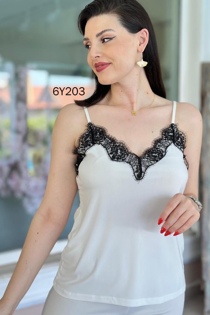 Askısı Ayarlanabilir Dantelli Sandy Bluz
