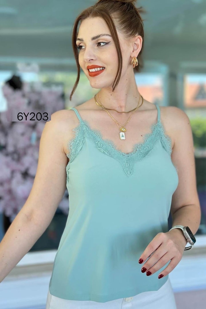 Askısı Ayarlanabilir Dantelli Sandy Bluz