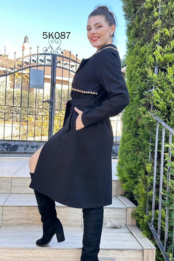 Belden Bağlamalı Nakış İşlemeli Kaşe Kaban