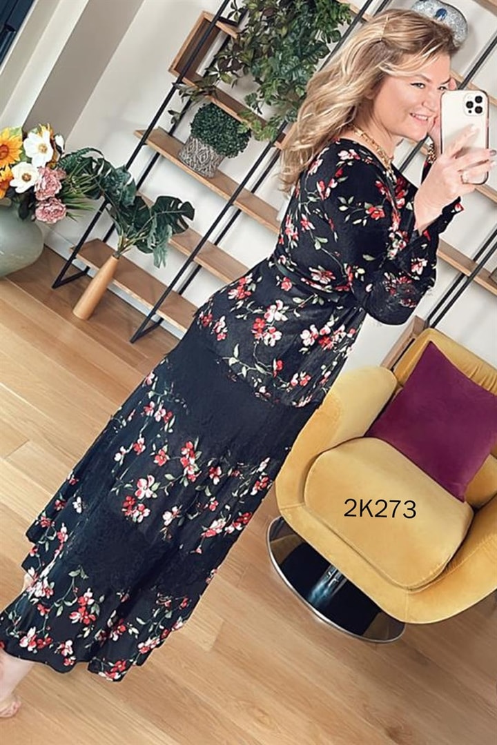 Beli Kemerli Dantel Detay Kadife Elbise