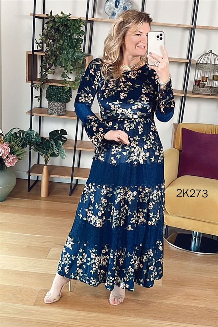Beli Kemerli Dantel Detay Kadife Elbise
