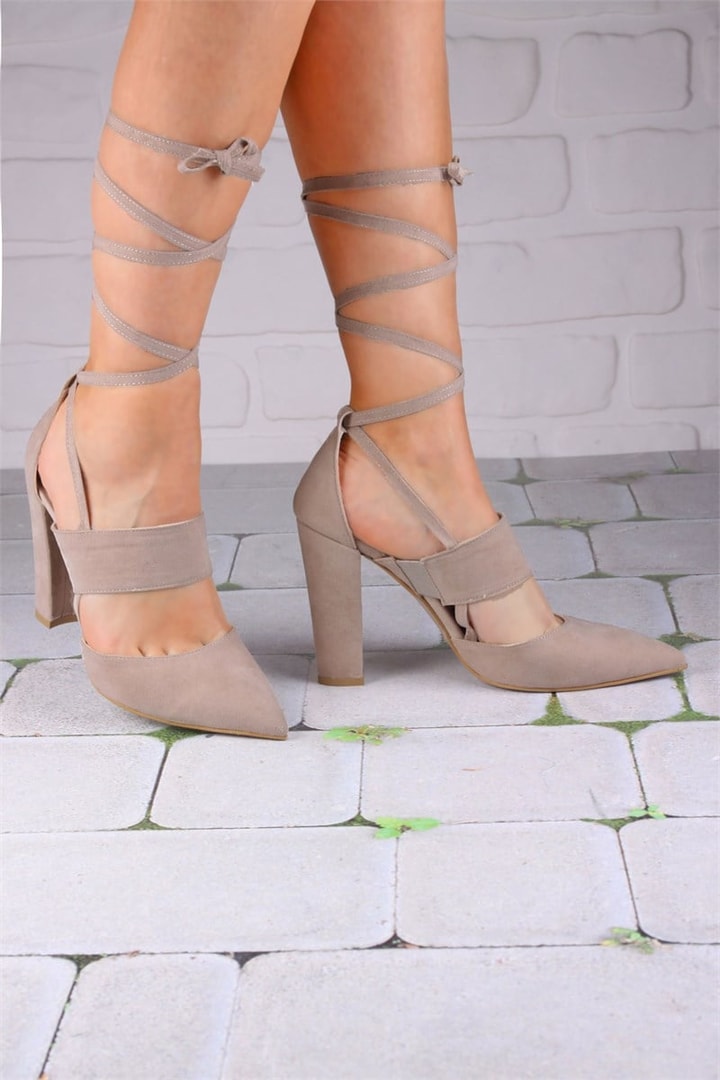 Bilekten Bağlı İpli Stiletto
