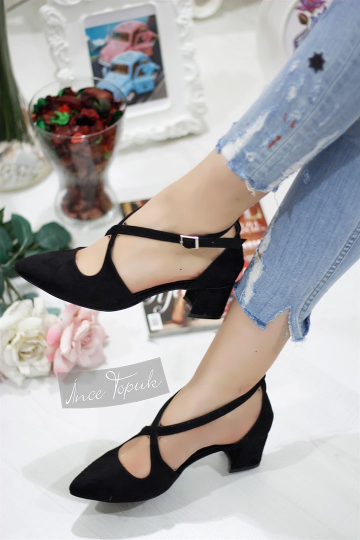 Çapraz Bant Kısa Topuk ayakkabı