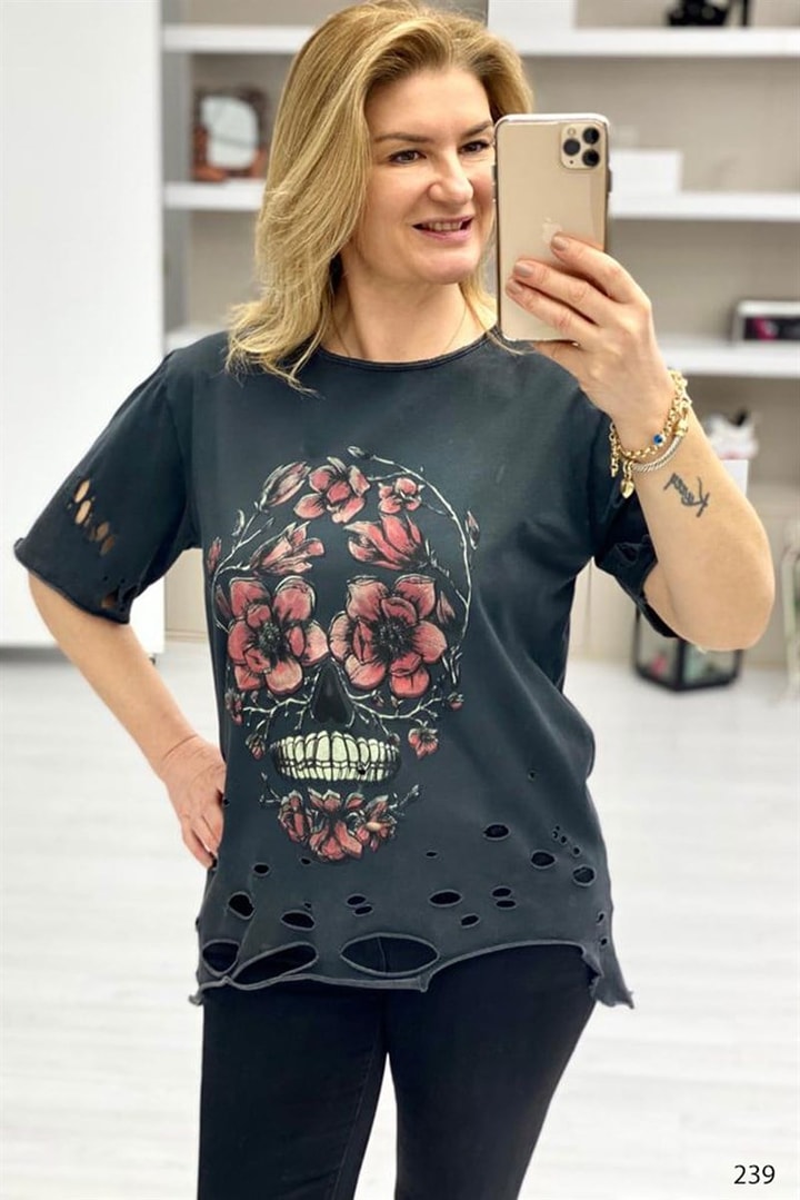 Çiçek Desenli Tshirt