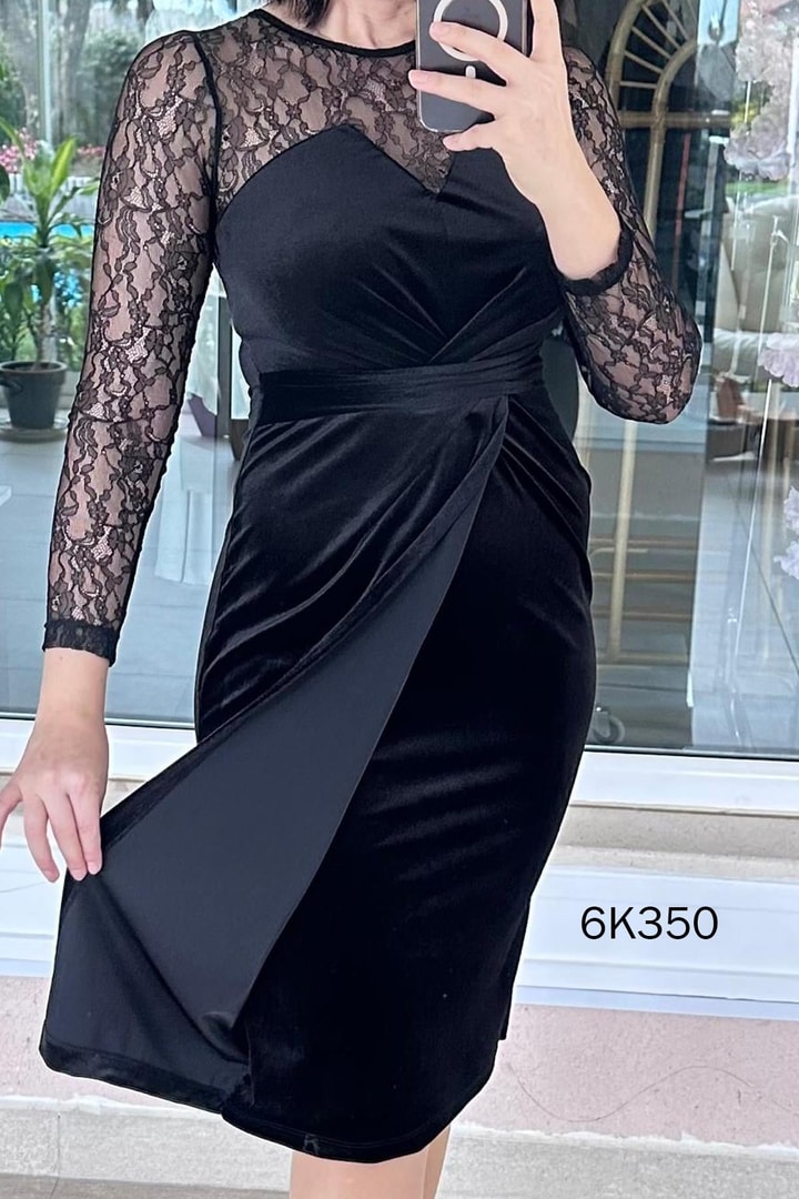 Dantel Detaylı Kadife Elbise
