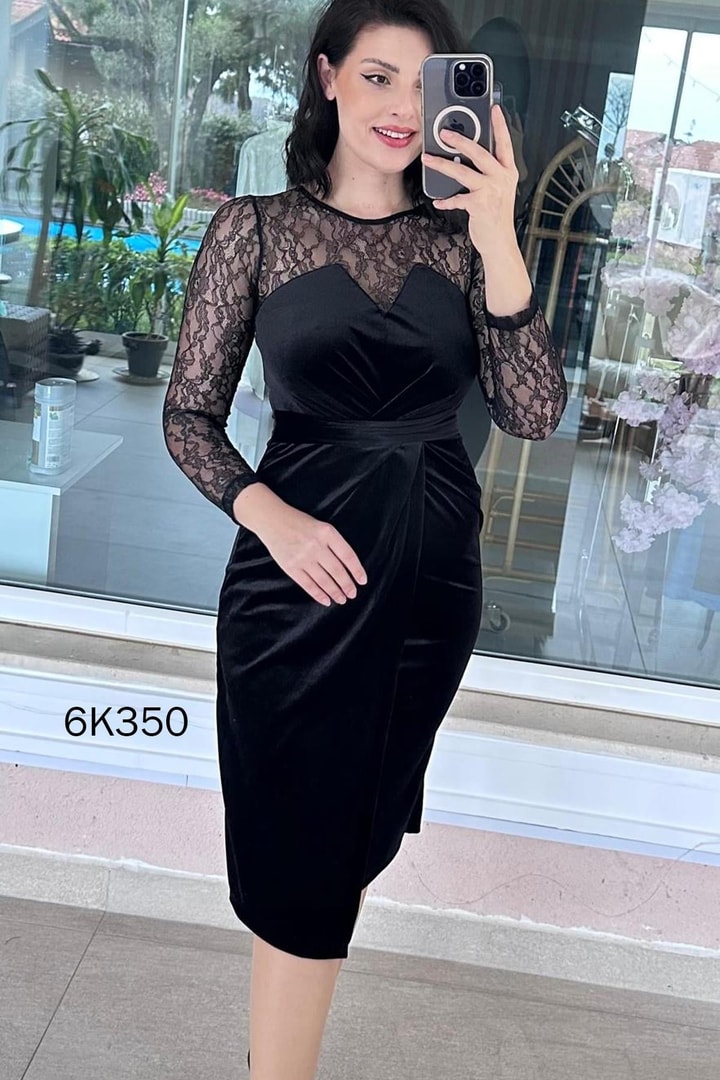 Dantel Detaylı Kadife Elbise