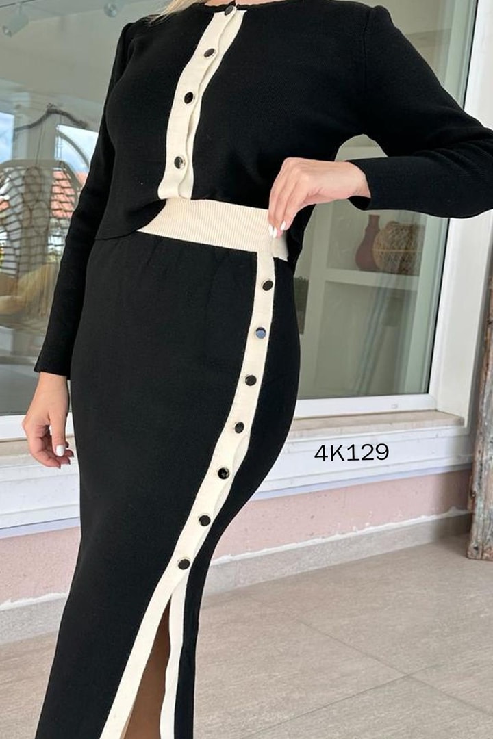 Düğme Detay  Etekli Triko Takım