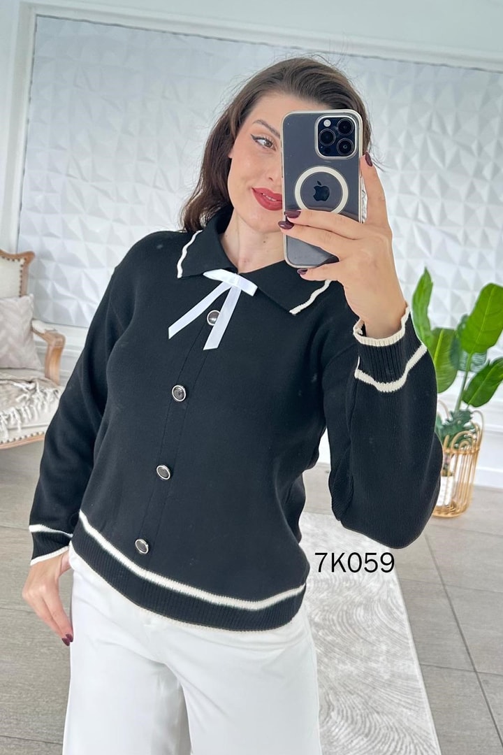 Düğme Detay Fiyonklu Triko Bluz