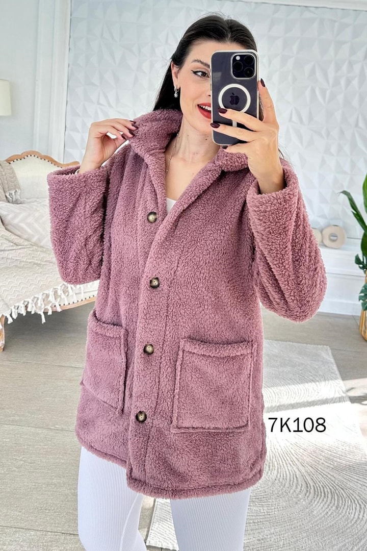 Düğmeli Peluş Hırka