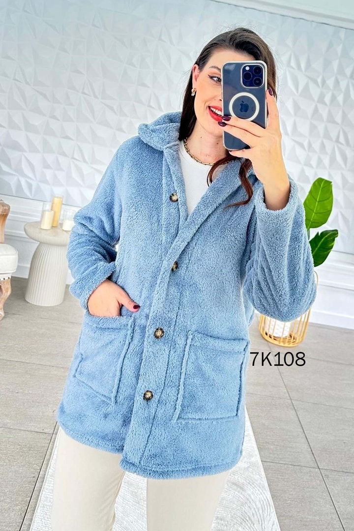 Düğmeli Peluş Hırka