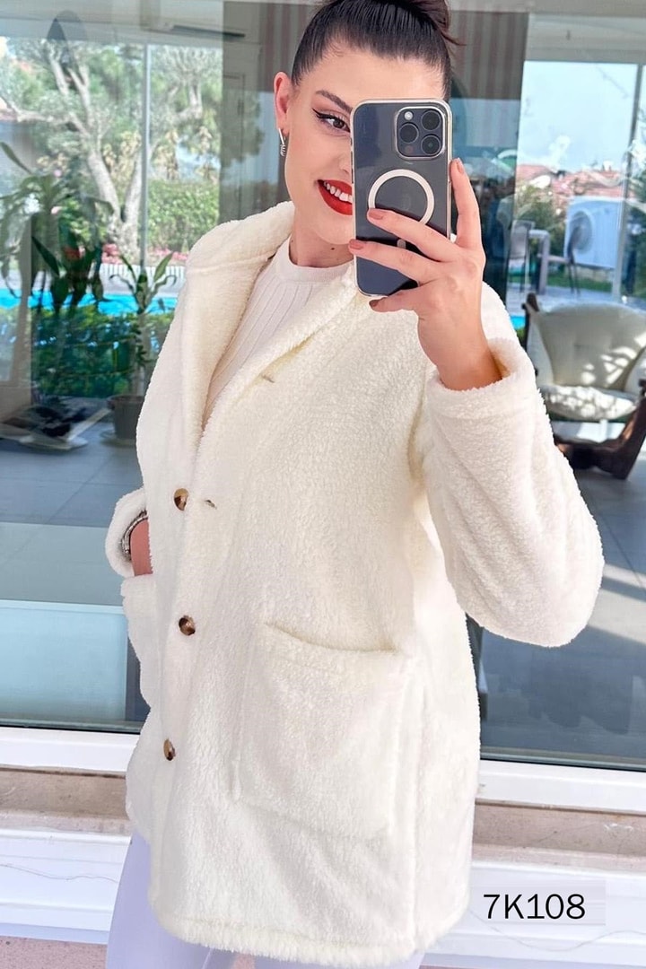Düğmeli Peluş Hırka