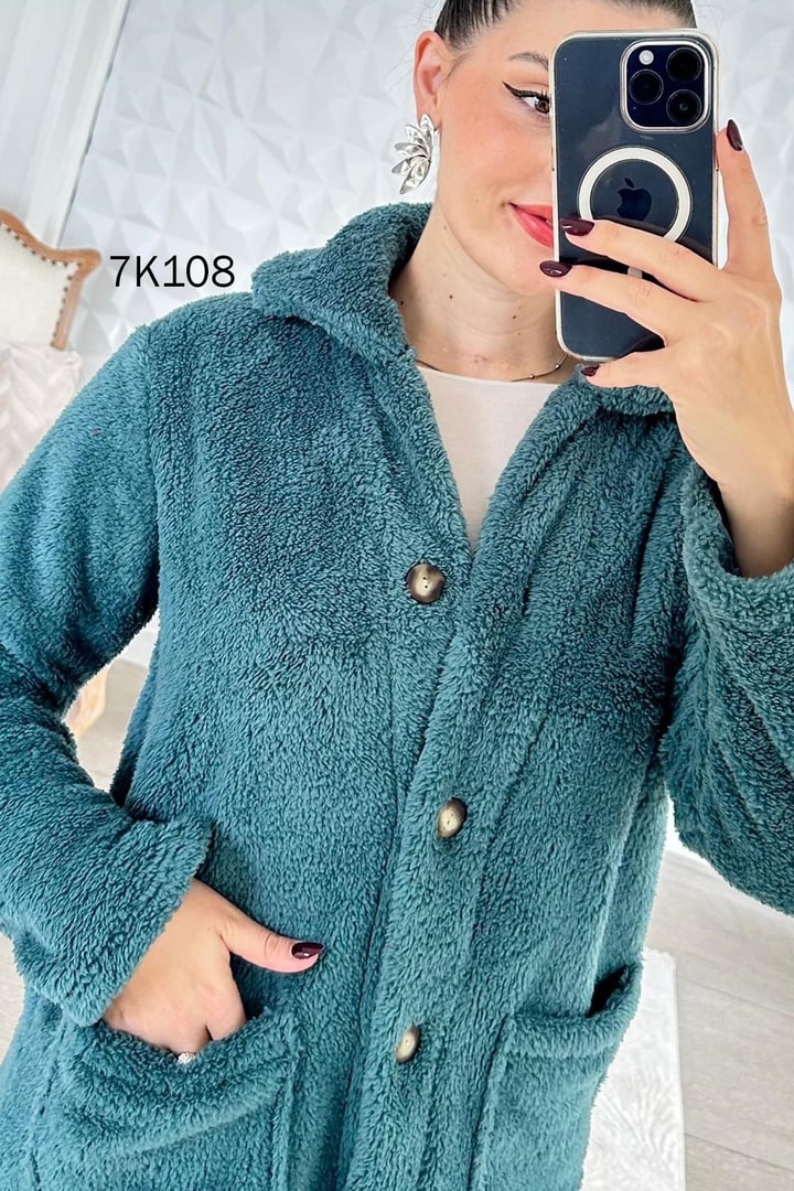 Düğmeli Peluş Hırka