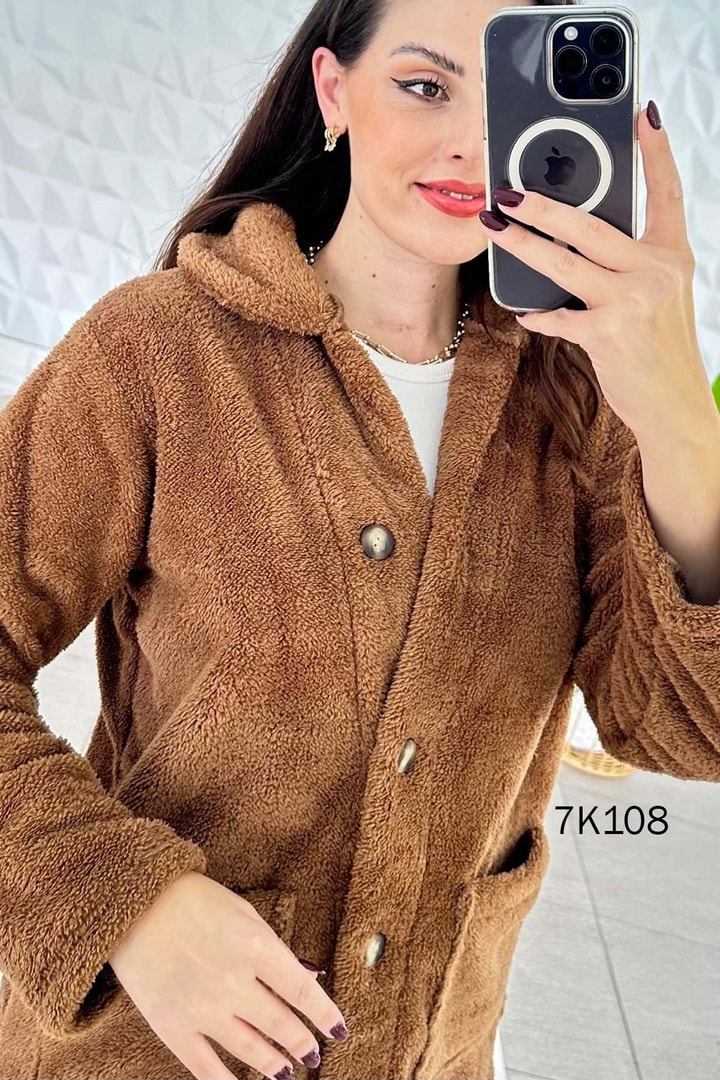 Düğmeli Peluş Hırka
