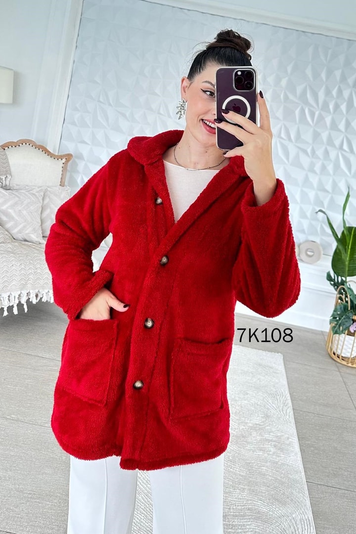 Düğmeli Peluş Hırka