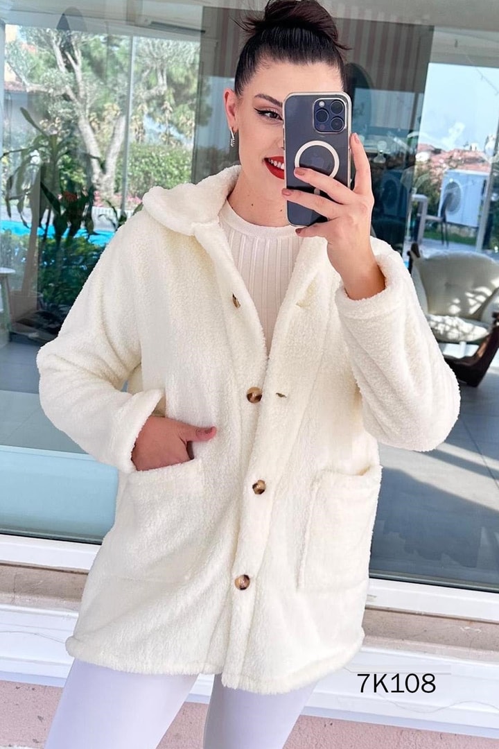 Düğmeli Peluş Hırka