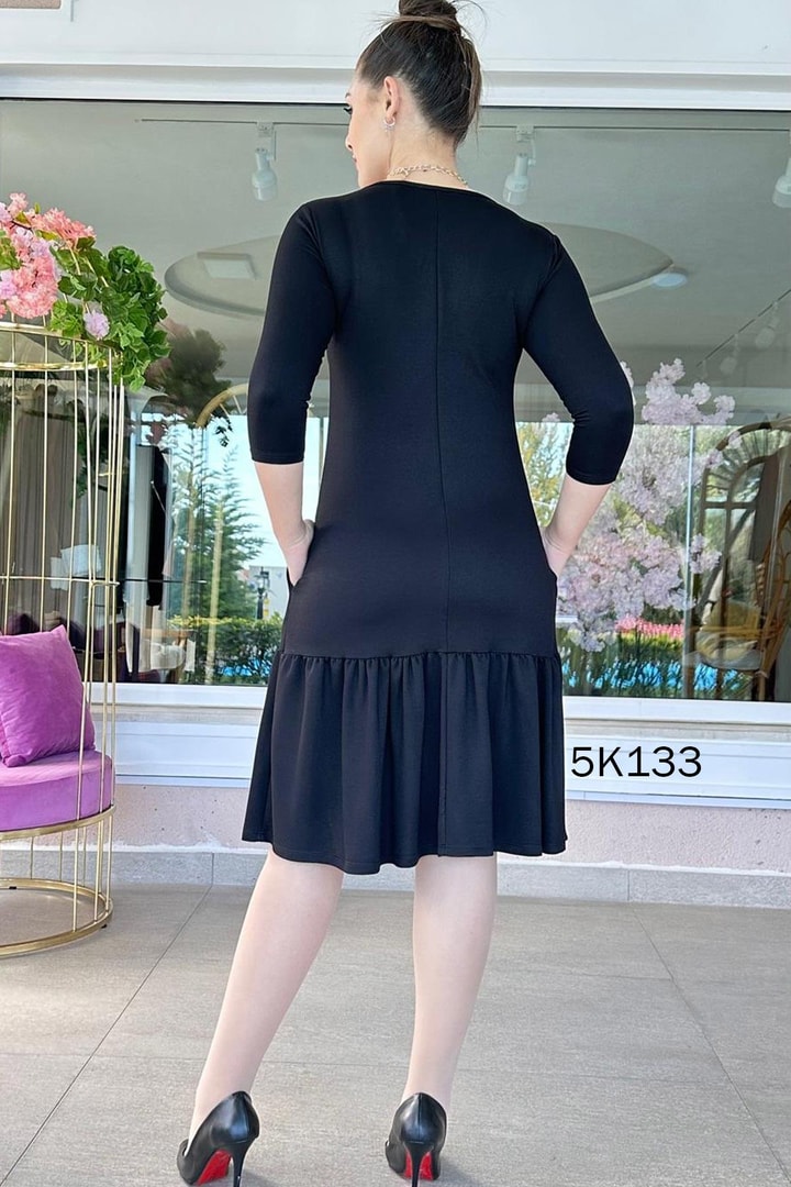 Eteği Fırfırlı Kristal Kumaş Elbise