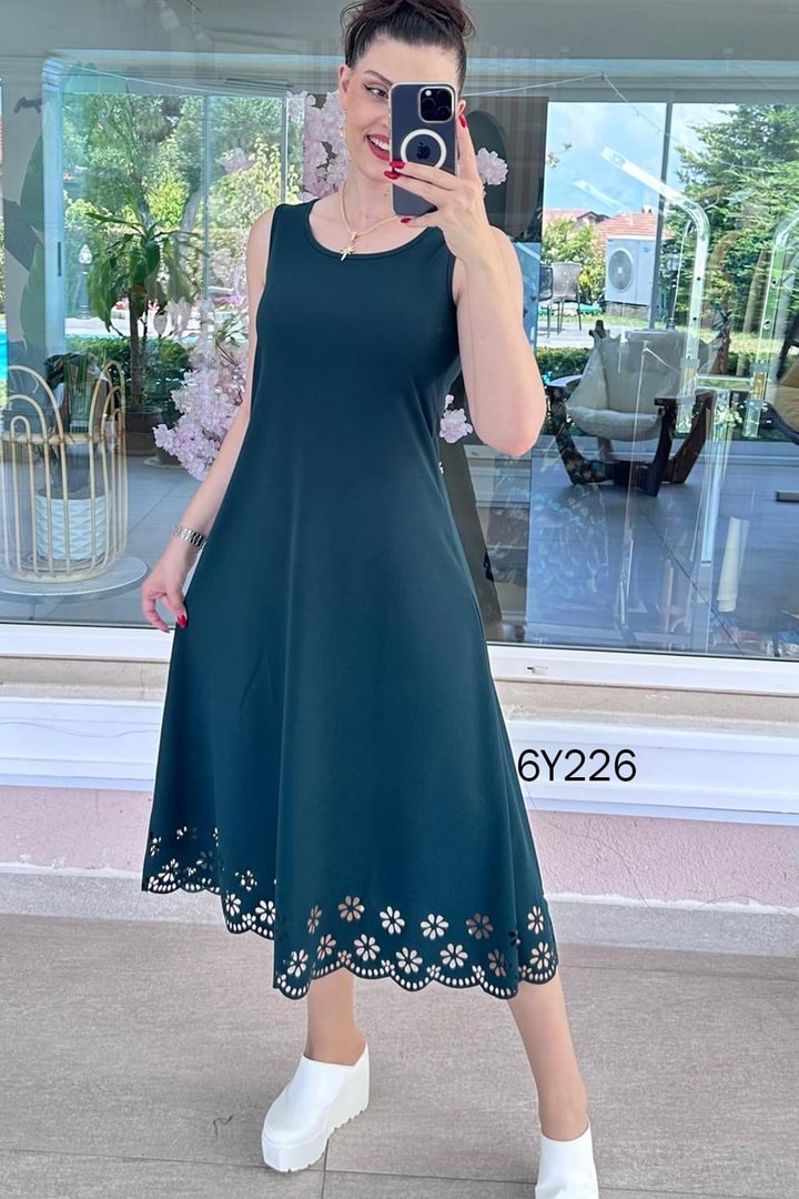 Eteği Lazer Kesim Krep Elbise