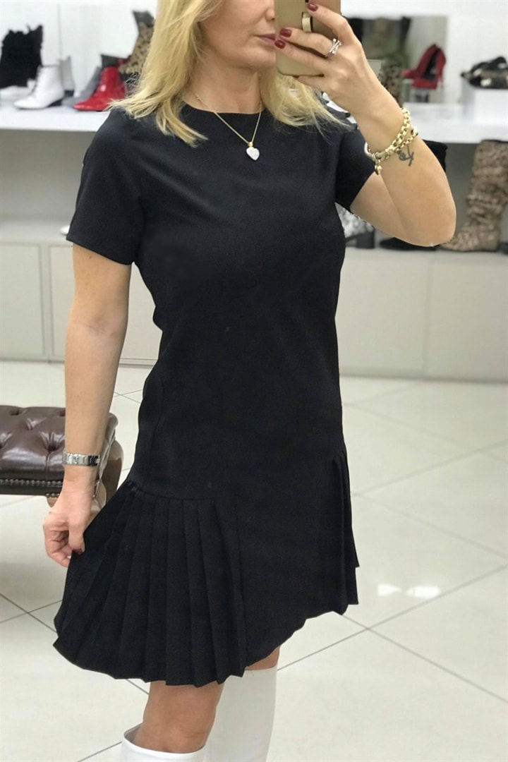 Eteği Piliseli Elbise