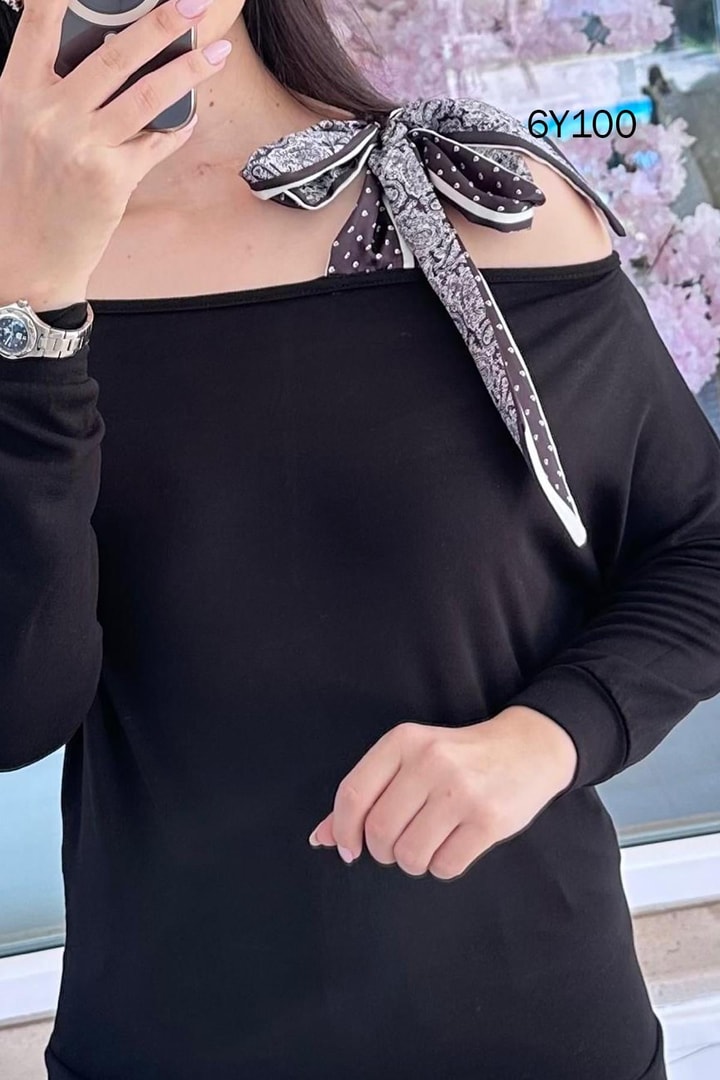 Fularlı Çilek Bluz