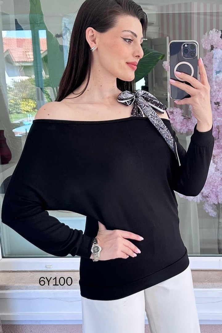Fularlı Çilek Bluz