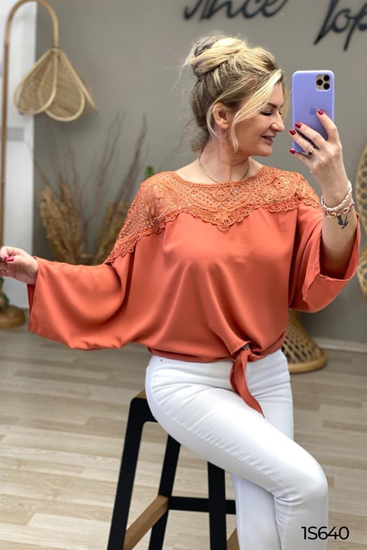 Güpür Detaylı Şifon Bluz