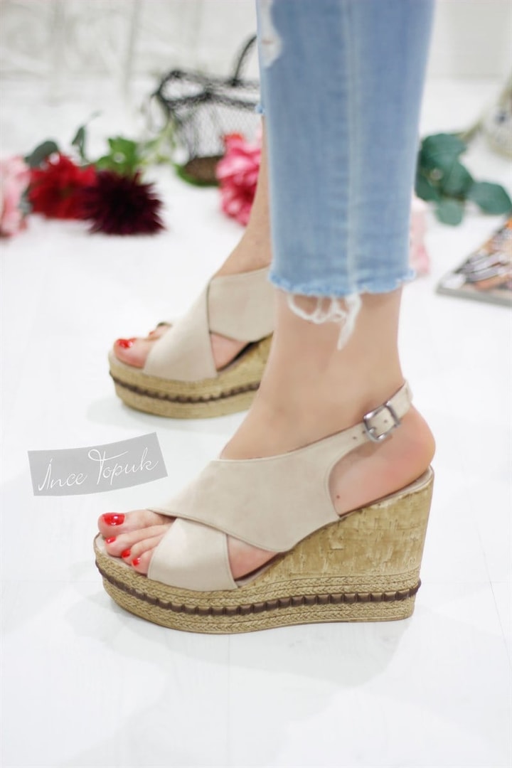 Hasır Dolgu Topuk Ayakkabı