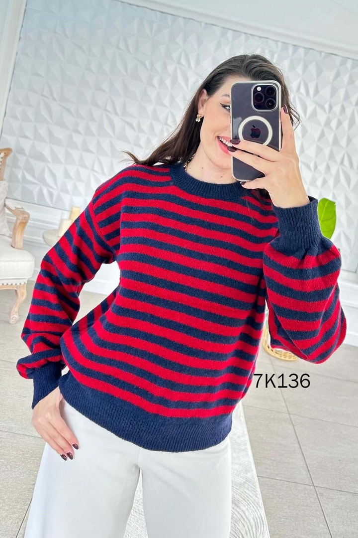 İnce Çizgili Triko Bluz