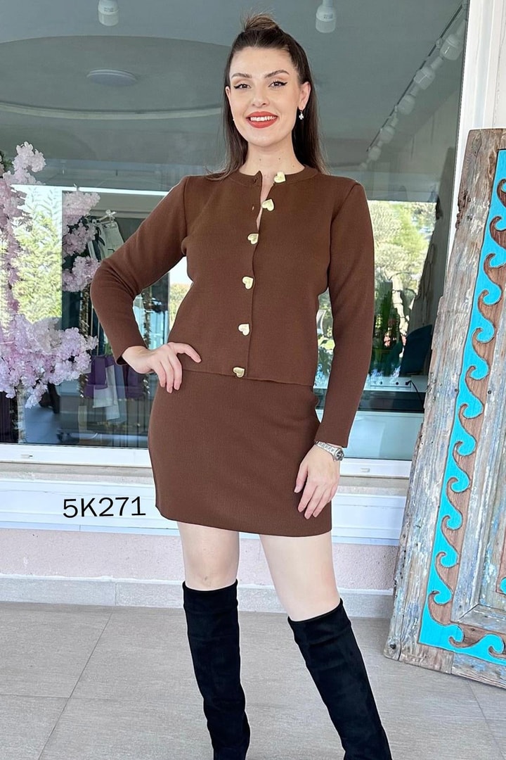 Kalp Düğmeli Etekli Triko Takım