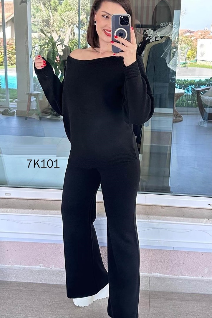 Kayık Yaka Triko Takım
