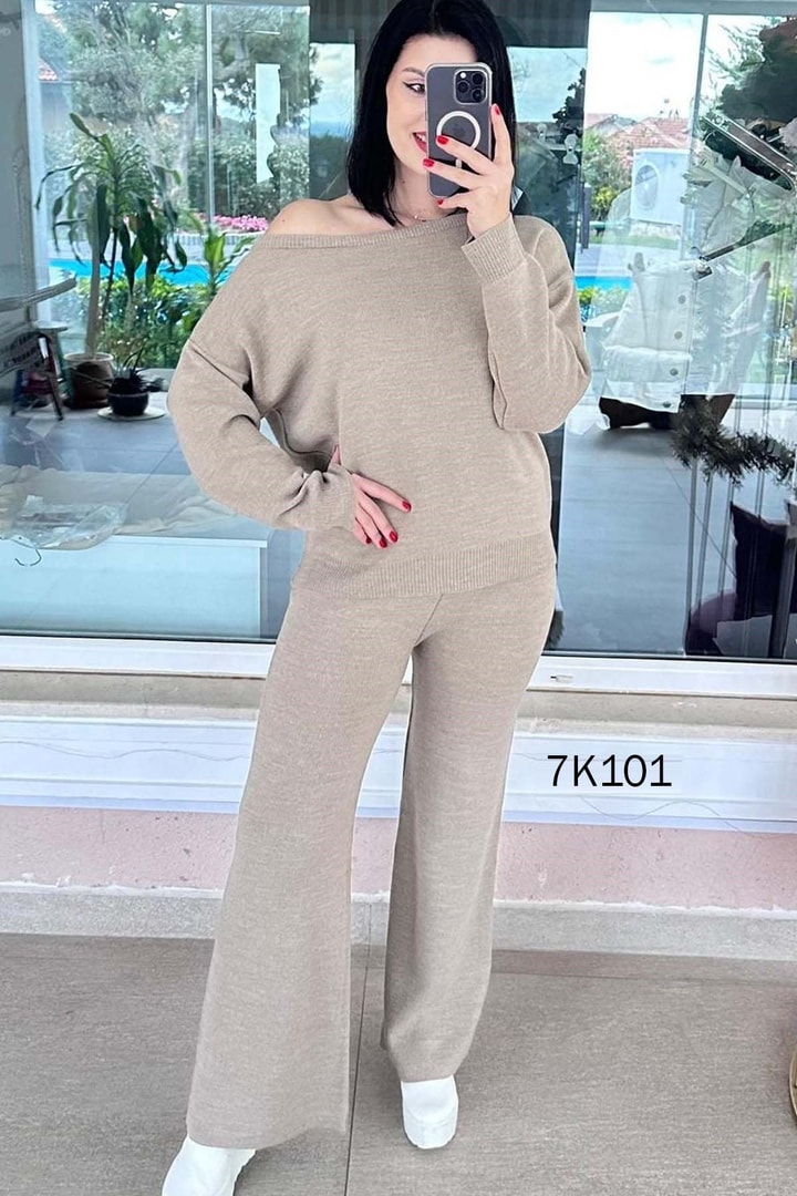 Kayık Yaka Triko Takım