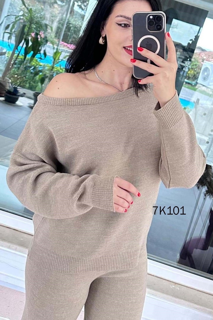 Kayık Yaka Triko Takım