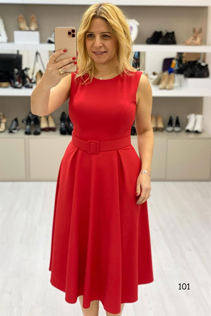 Kemerli Elbise