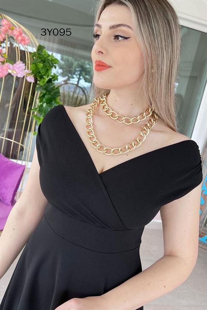Kısa Kollu Kruvaze Yaka Eteği Volanlı Krep Elbise