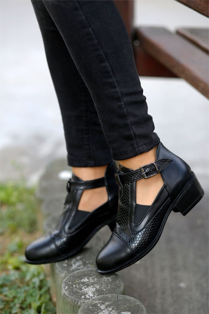 Kısa Topuklu Ayakkabı