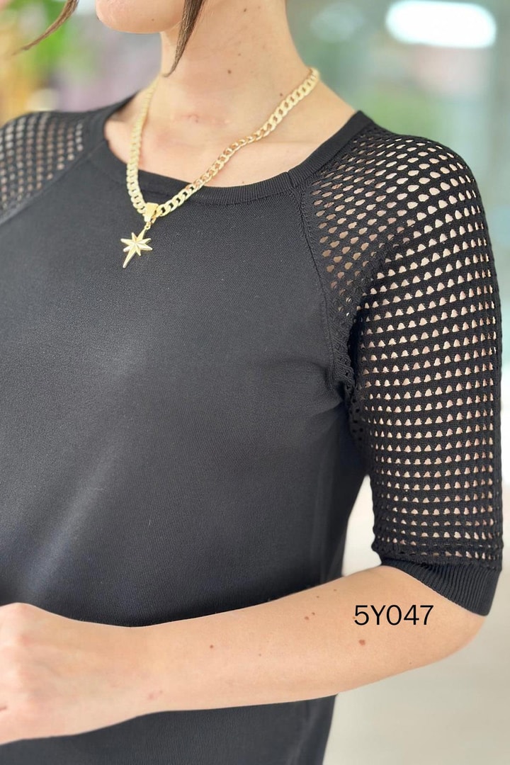 Kolları Ajurlu Triko Bluz