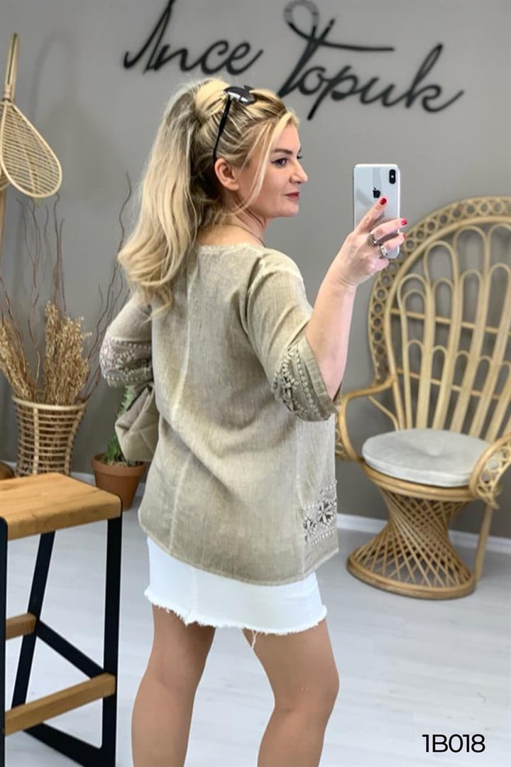 Kolları Güpür  Detay Bluz