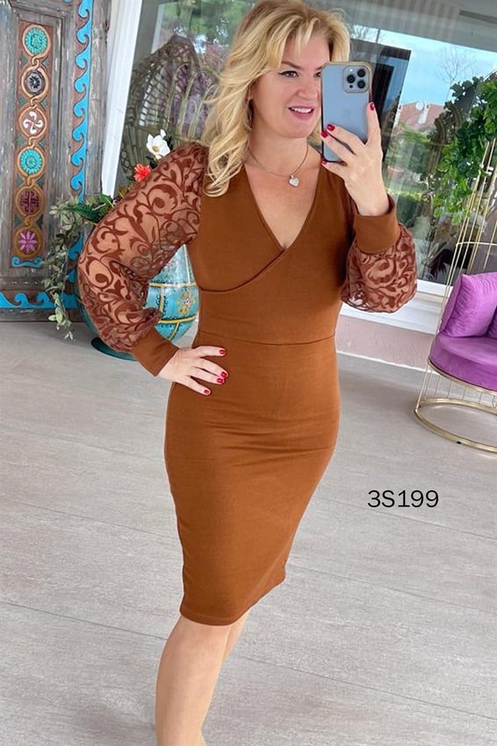 Kolları Tül Detay Triko Elbise
