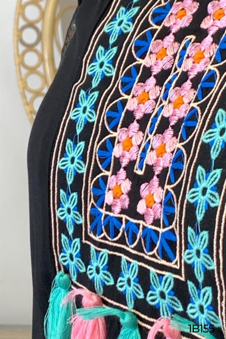 Kolları Tüllü Çiçek Nakışlı Elbise