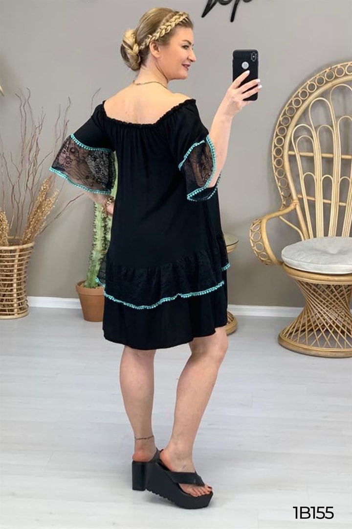 Kolları Tüllü Çiçek Nakışlı Elbise