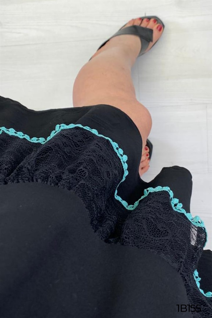 Kolları Tüllü Çiçek Nakışlı Elbise