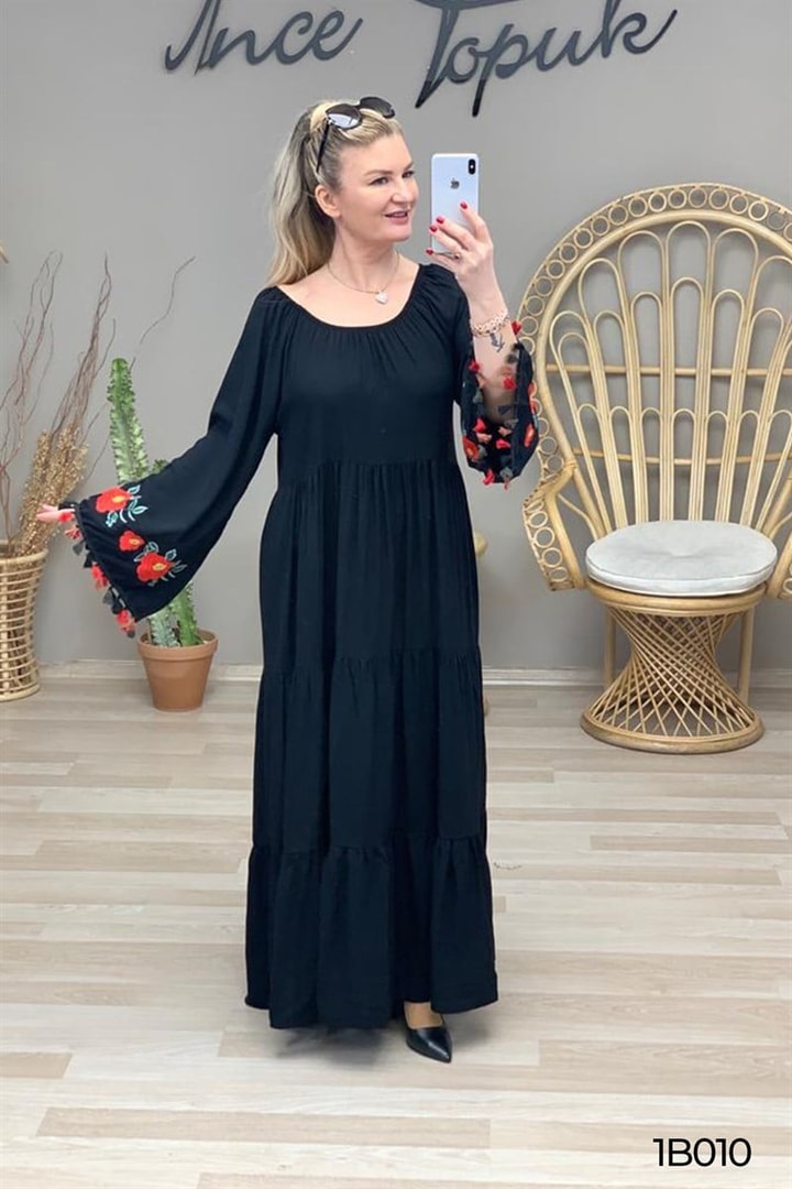 Madonna Yaka Kolları Çiçek Nakışlı Elbise